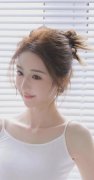 中英国讲话人强调